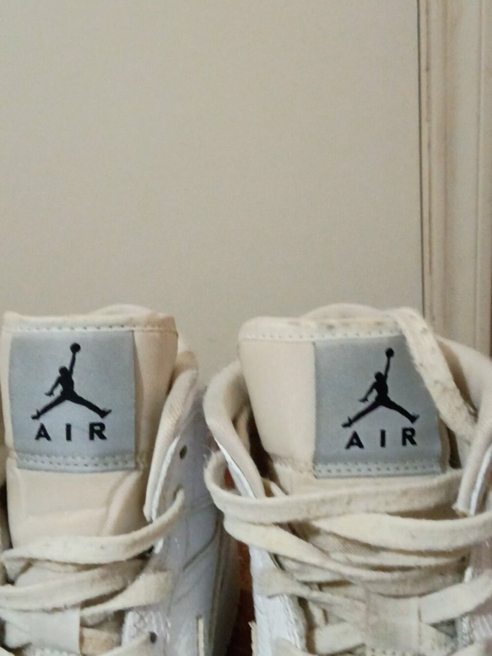 Nike Air Jordan 1 Mid Womens Size 7 White Snakeskin Texture Sneakers BQ6472-110 - Picture 5 of 13